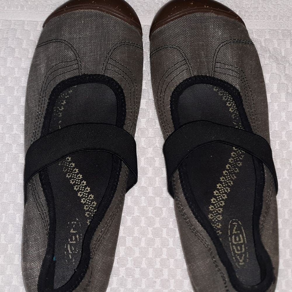 Keen Womens Canvas MJ shoes Size 8 - 8.5M Black